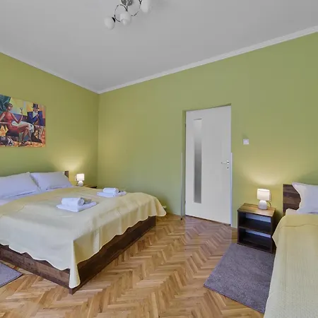 アパート Dumalux Corner