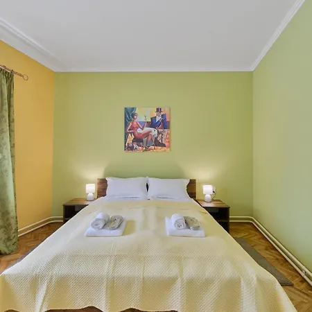 Dumalux Corner アパート